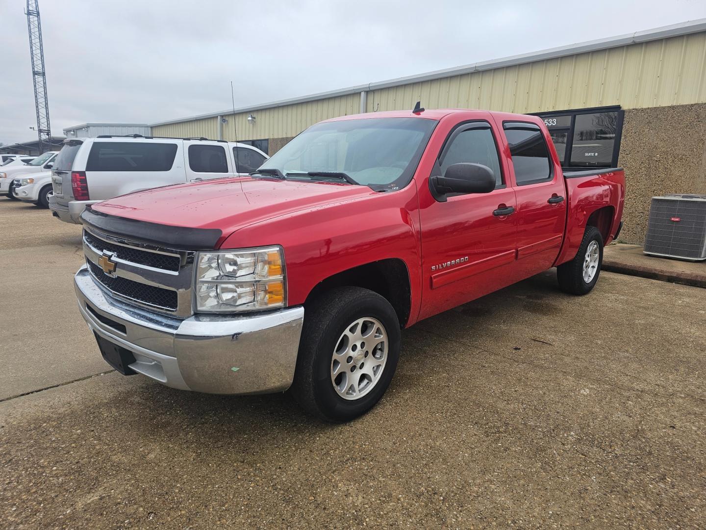 2013 RED Chevrolet Silverado 1500 LT Crew Cab 2WD (3GCPCSEA0DG) with an 4.8L V8 OHV 16V engine, 6-Speed Automatic transmission, located at 533 S Seven Points BLVD, Seven Points, TX, 75143, (430) 255-4030, 32.313999, -96.209351 - Photo#0